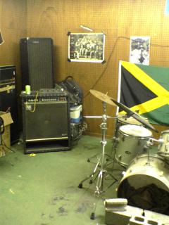 ベースアンプ@英知フォークスタジオ