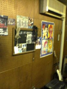 壁@英知フォークスタジオ